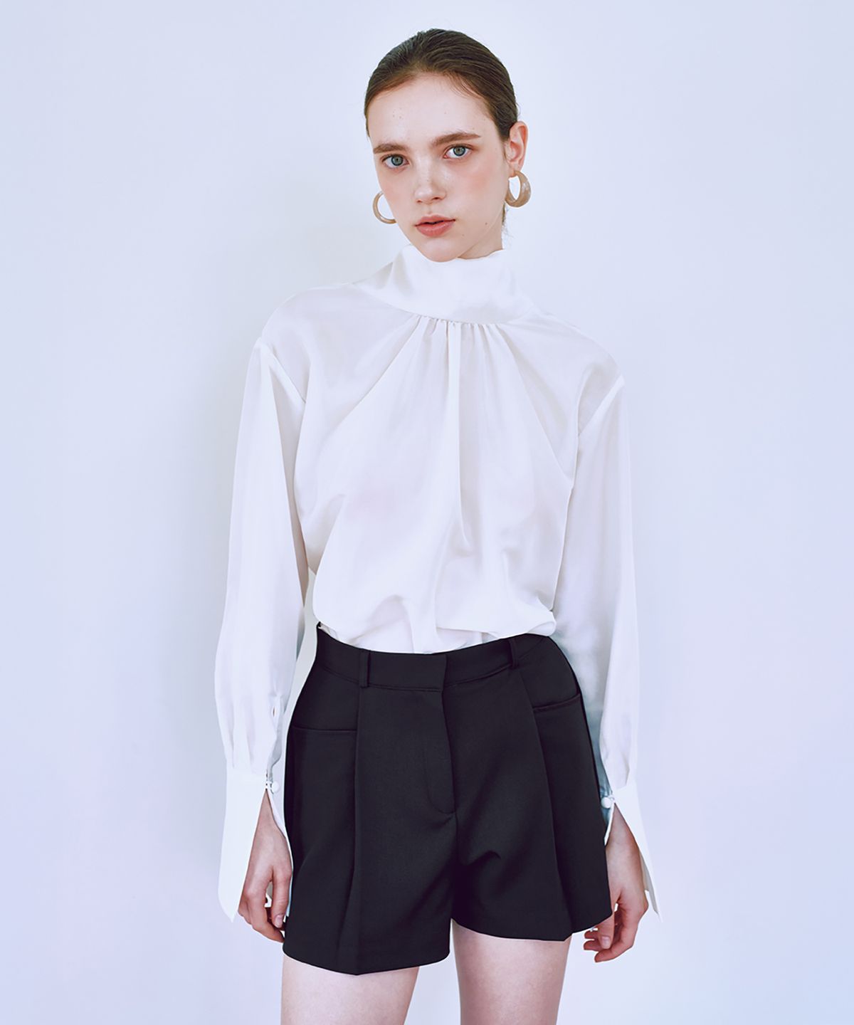 쥴리앤칼라(JULIY&CALLA) 25FW 칼라1 GBTN 라라 블라우스 화이트 (투웨이)