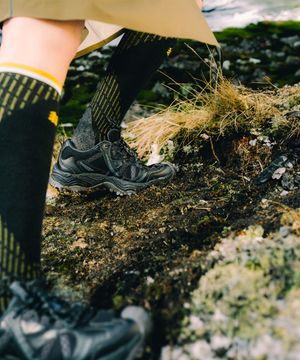 남녀공용 로우컷 하이킹슈즈 #호크 라이즈 FE4KX25700BLK