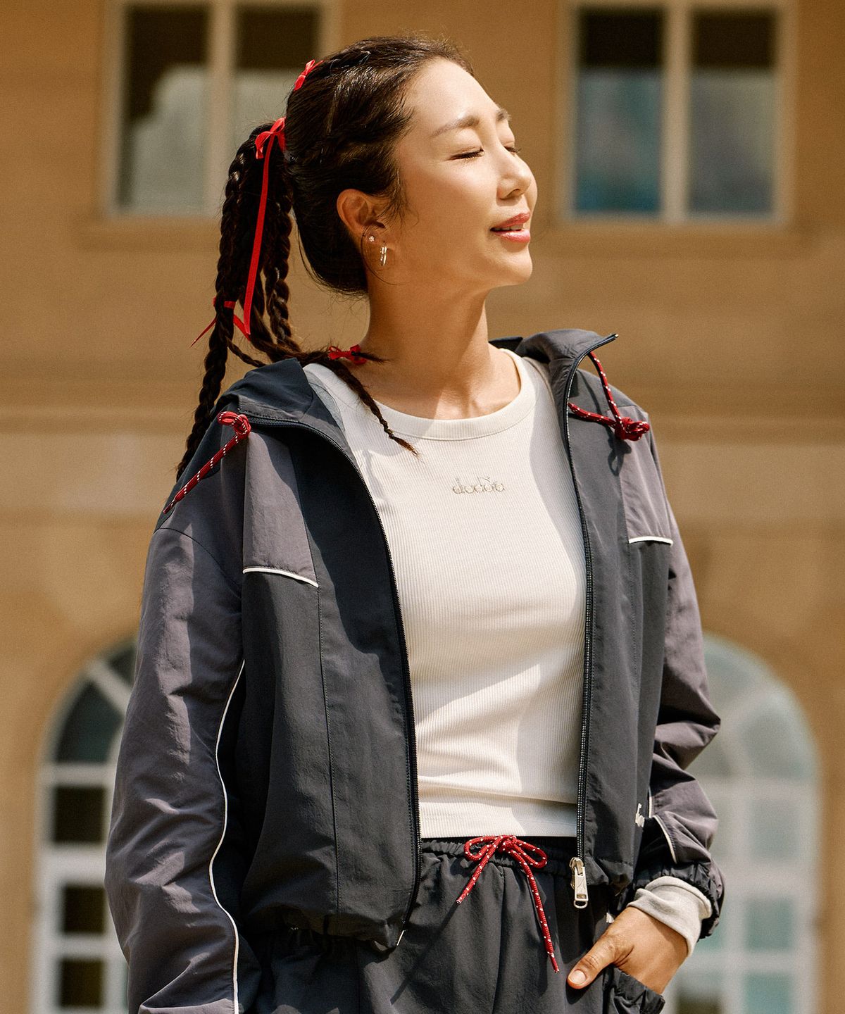 디아도라(diadora) 크로스코트 컬러 배색 우븐 자켓 우먼 GREY