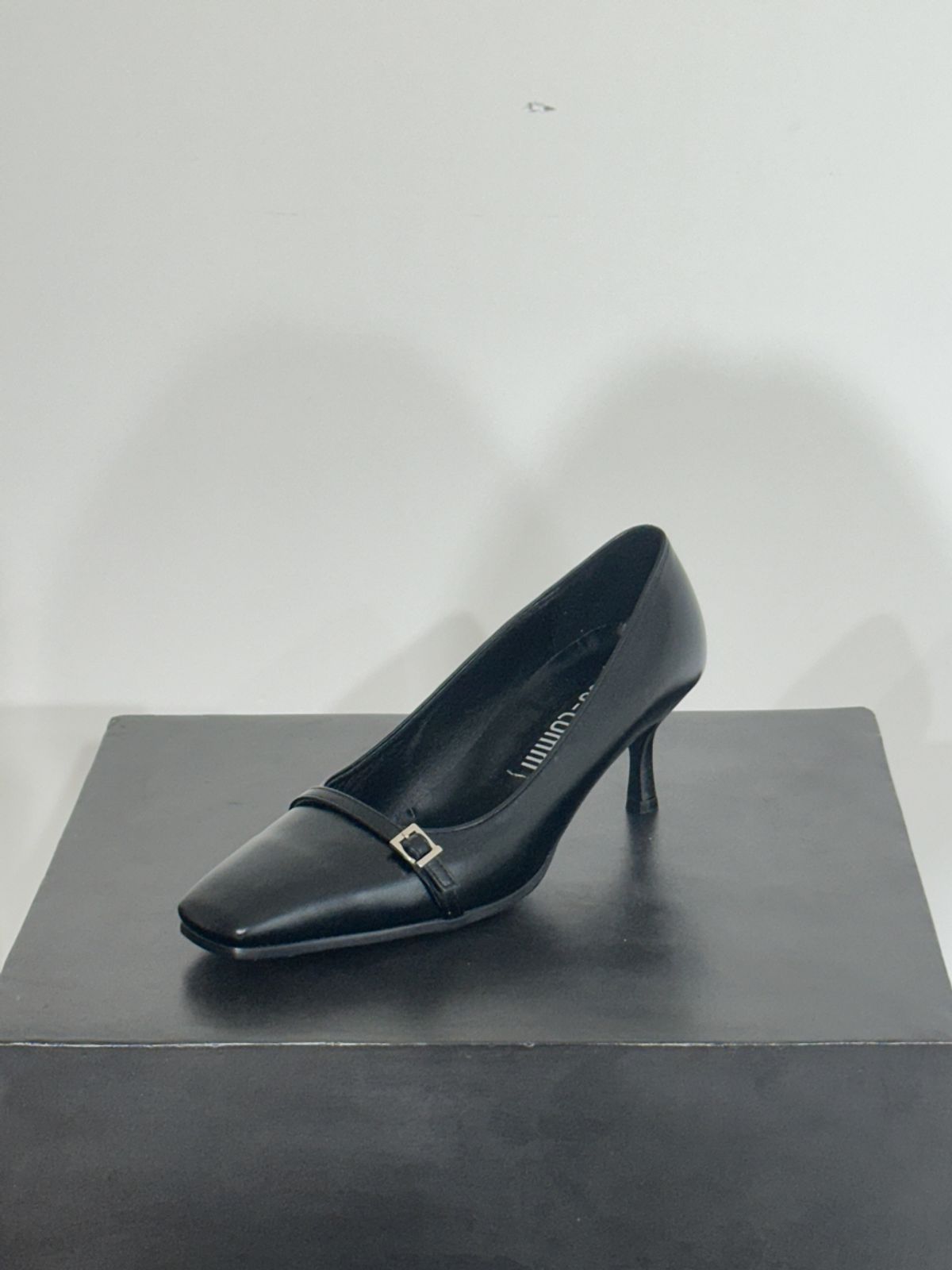 투콤(2COMM) Kihara pumps_black