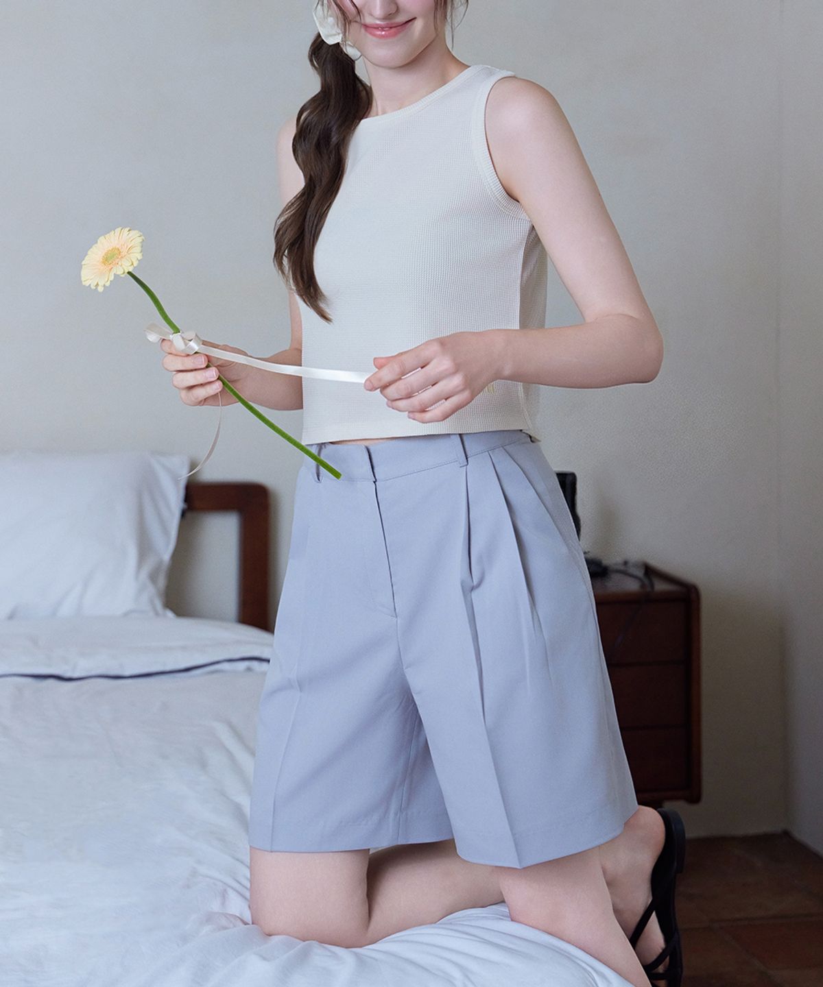 어쓰(AUTH.) 핀턱 버뮤다 슬랙스 팬츠 (그레이)
