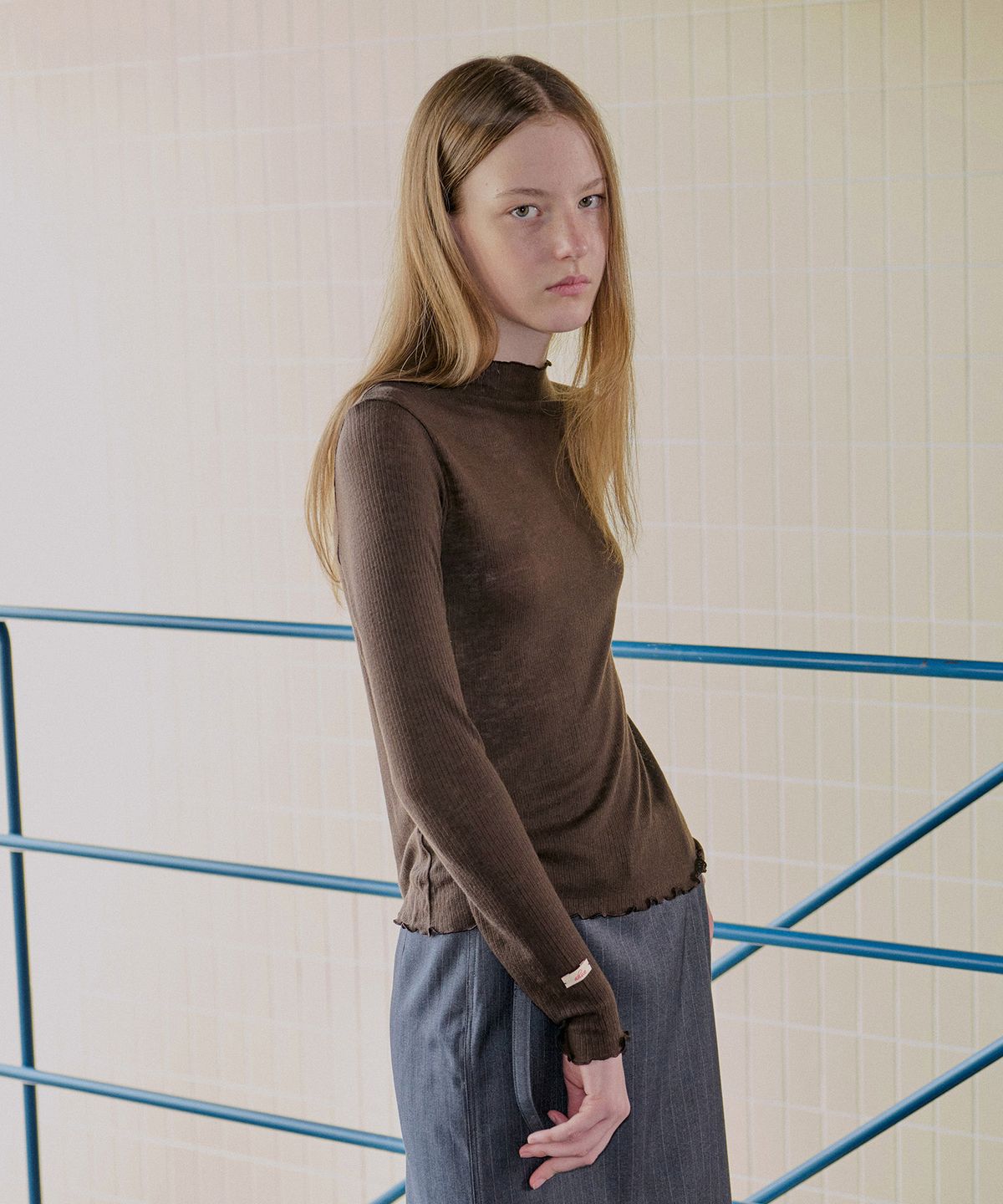 아위(AHWE) WOOL BLENDED TENCEL T-SHIRT_D BROWN