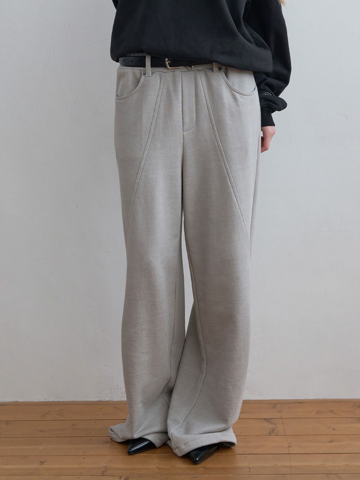 기준(KIJUN) Panel Line Sweat Pants Light Grey