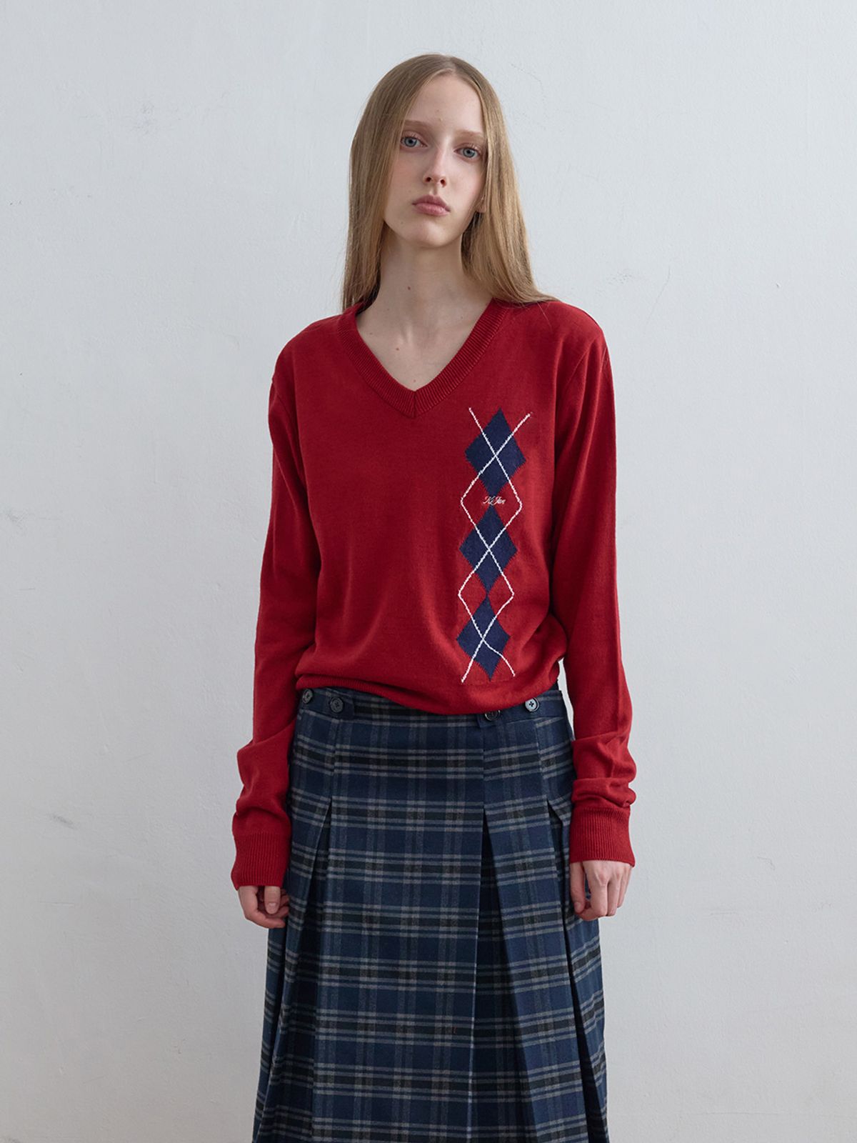 기준(KIJUN) Argyle V-Neck Knit Red