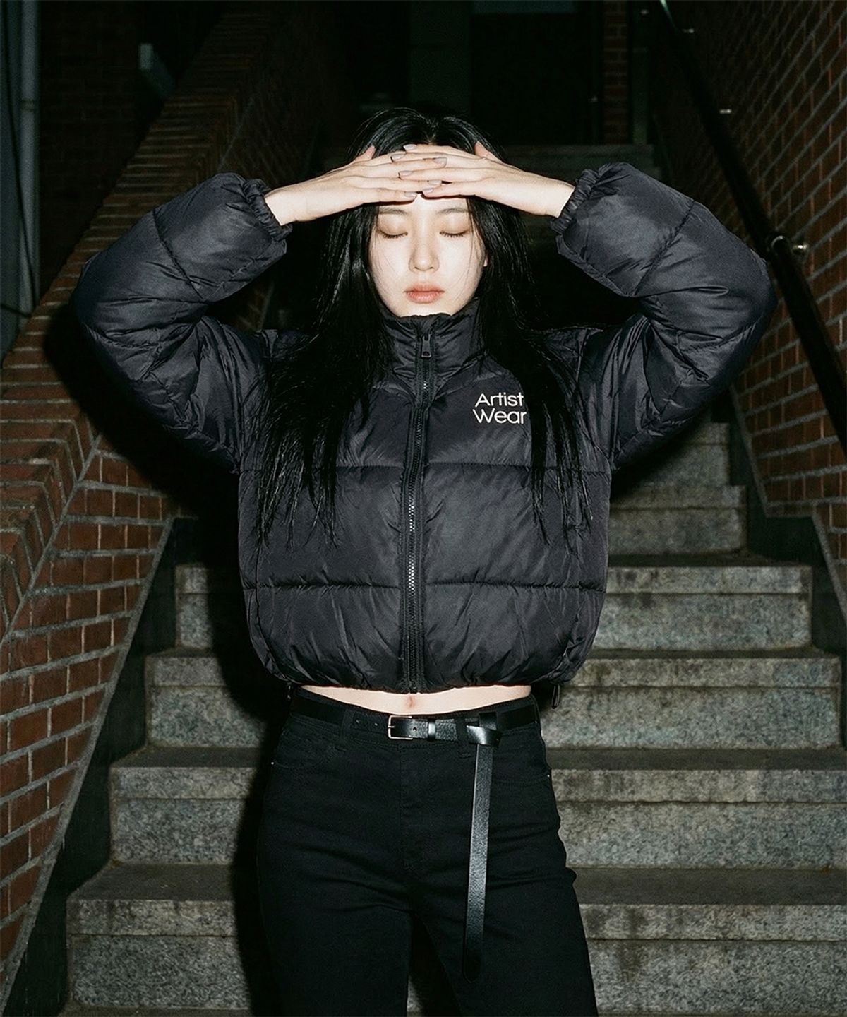 아티스트웨어(ARTISTWEAR) [2COLORS] 모노타입 푸퍼 크롭 숏패딩 자켓
