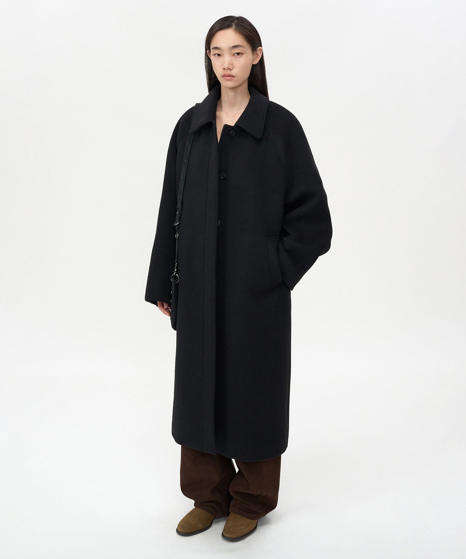 MUSINSA | INSILENCE WOMEN Vintage Classic Balmacaan Coat BLACK