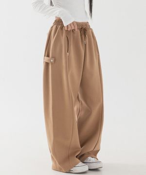 스냅 커브드 벌룬 스웨트 팬츠 (카멜)