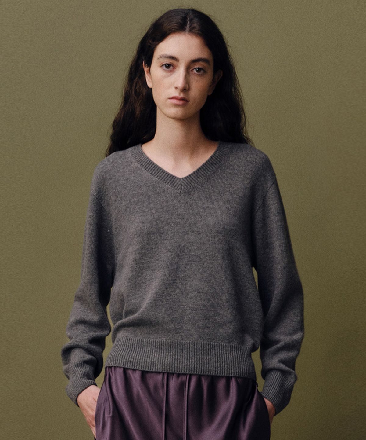베이오드(BAIE OUD) Wholegarment merino V knit_charcoal
