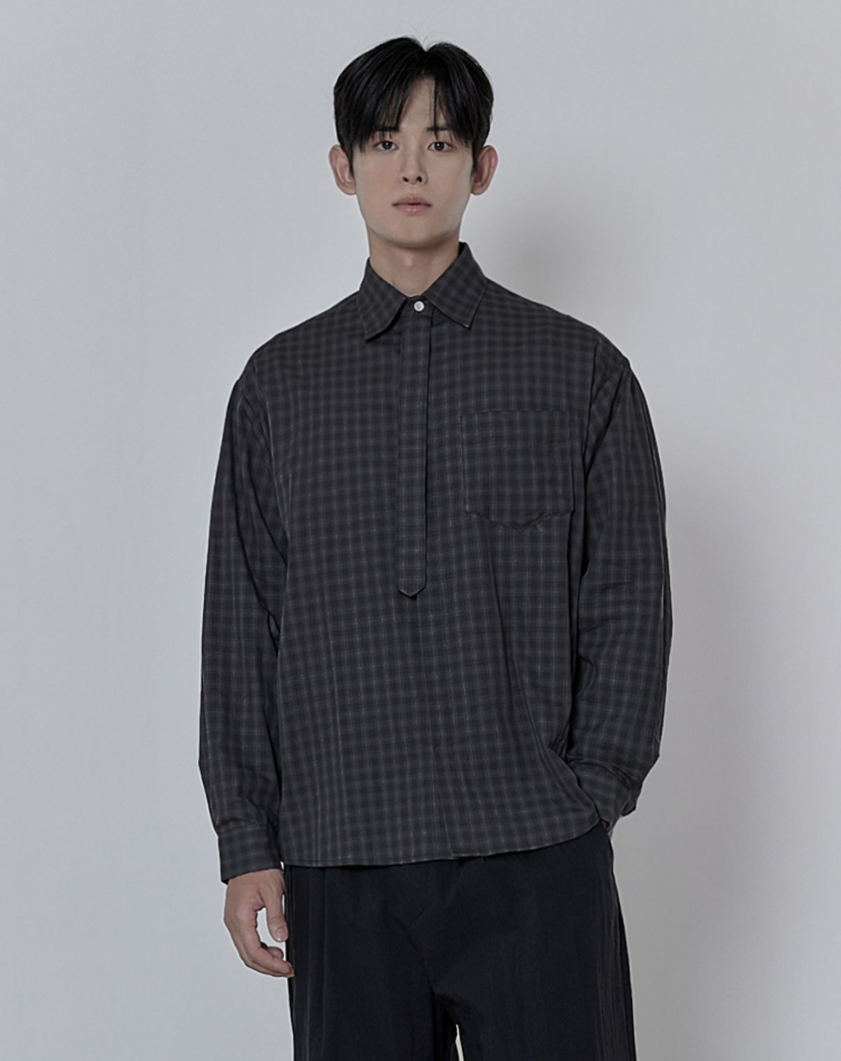 무건(MUGON) 그리드 타이 루즈핏 히든셔츠 _ 블랙 (타이 탈부착 가능)