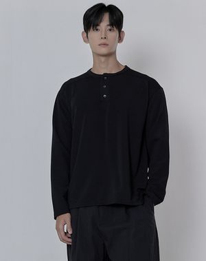 포인트 버튼 헨리넥 니트 _ 블랙