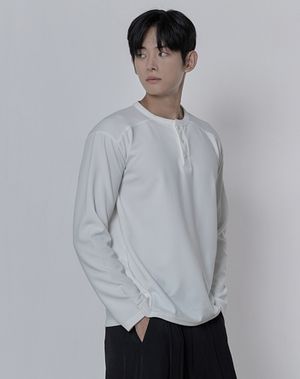 포인트 버튼 헨리넥 니트 _ 화이트