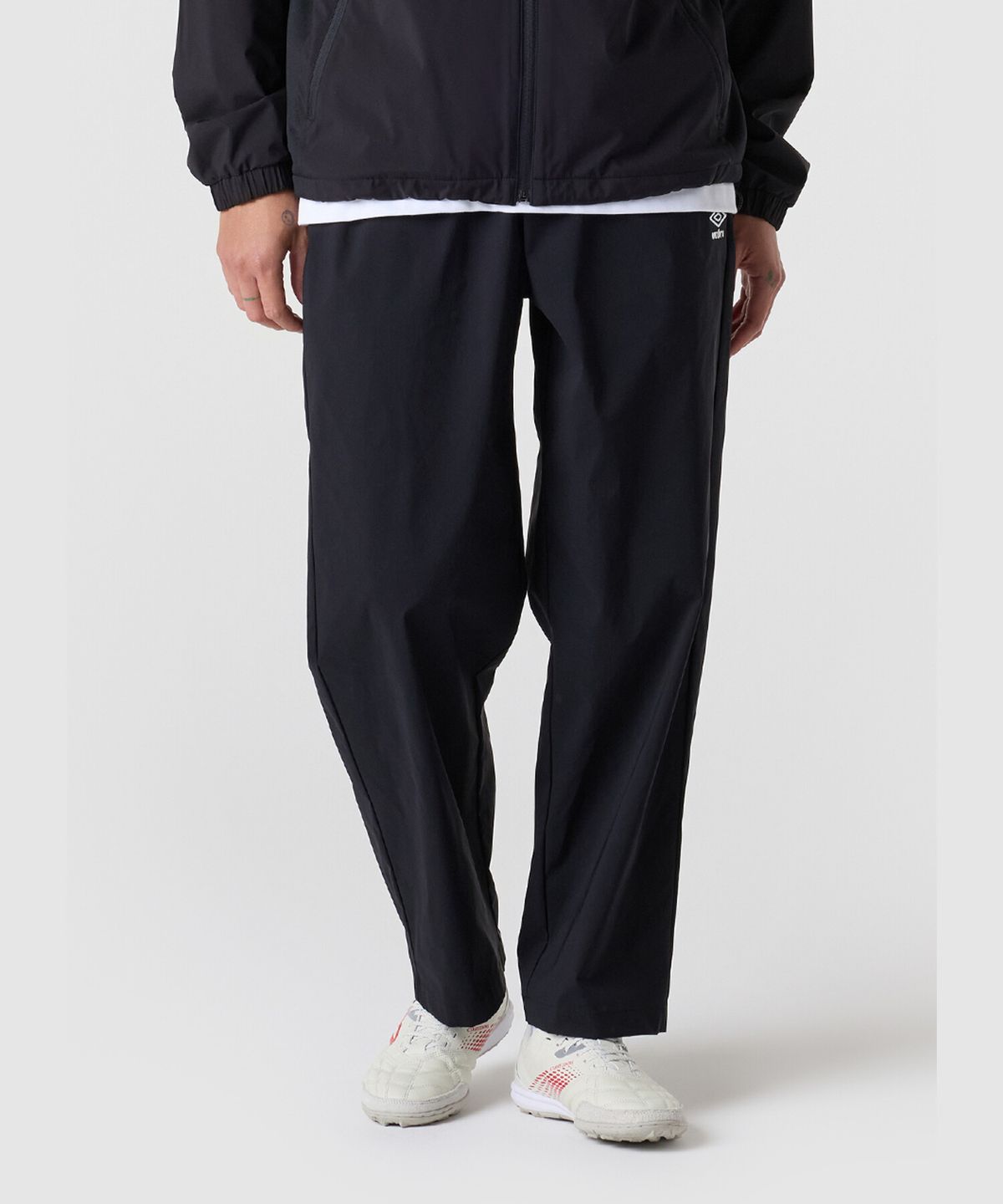 엄브로(UMBRO) 액티브 올라운드 테이퍼드핏 팬츠 블랙 UQ321SPT94