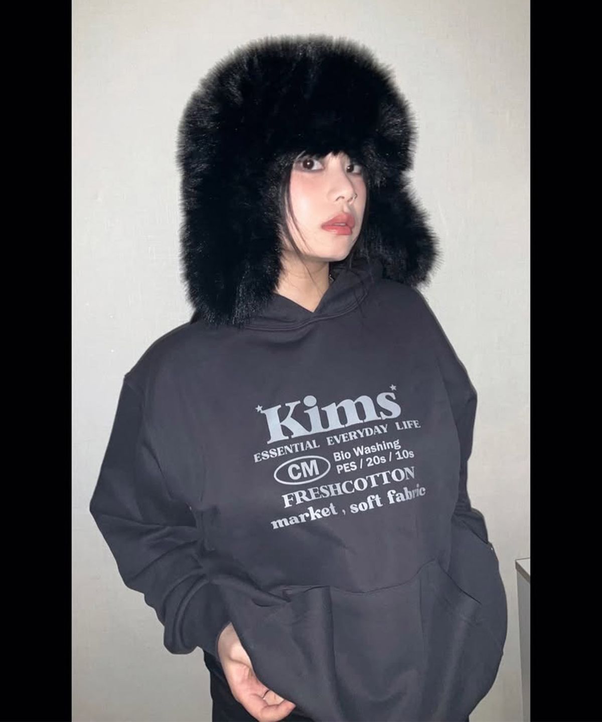 킴스 프레시 코튼 마켓(KIMS FRESH COTTON MARKET) (Unisex) Everyday Bam Logo Hoodie Charcoal
