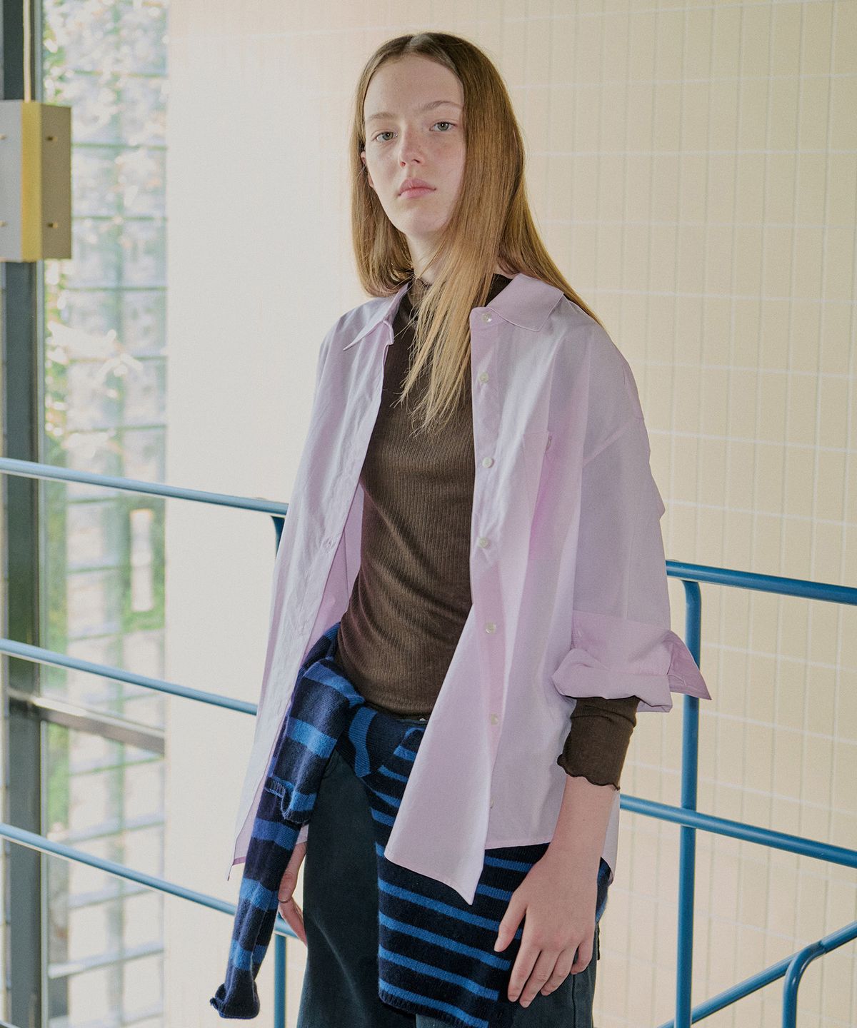 아위(AHWE) STRIPE OVERFIT SHIRT_L VIOLET