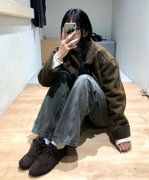 에센셜 프린지 모카신 브라운 스니커즈