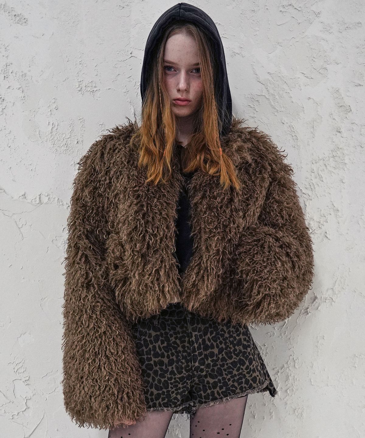 어반드레스(AVANDRESS) Crop Teddy Fur Jacket BROWN