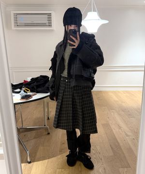 에센셜 프린지 모카신 블랙 스니커즈