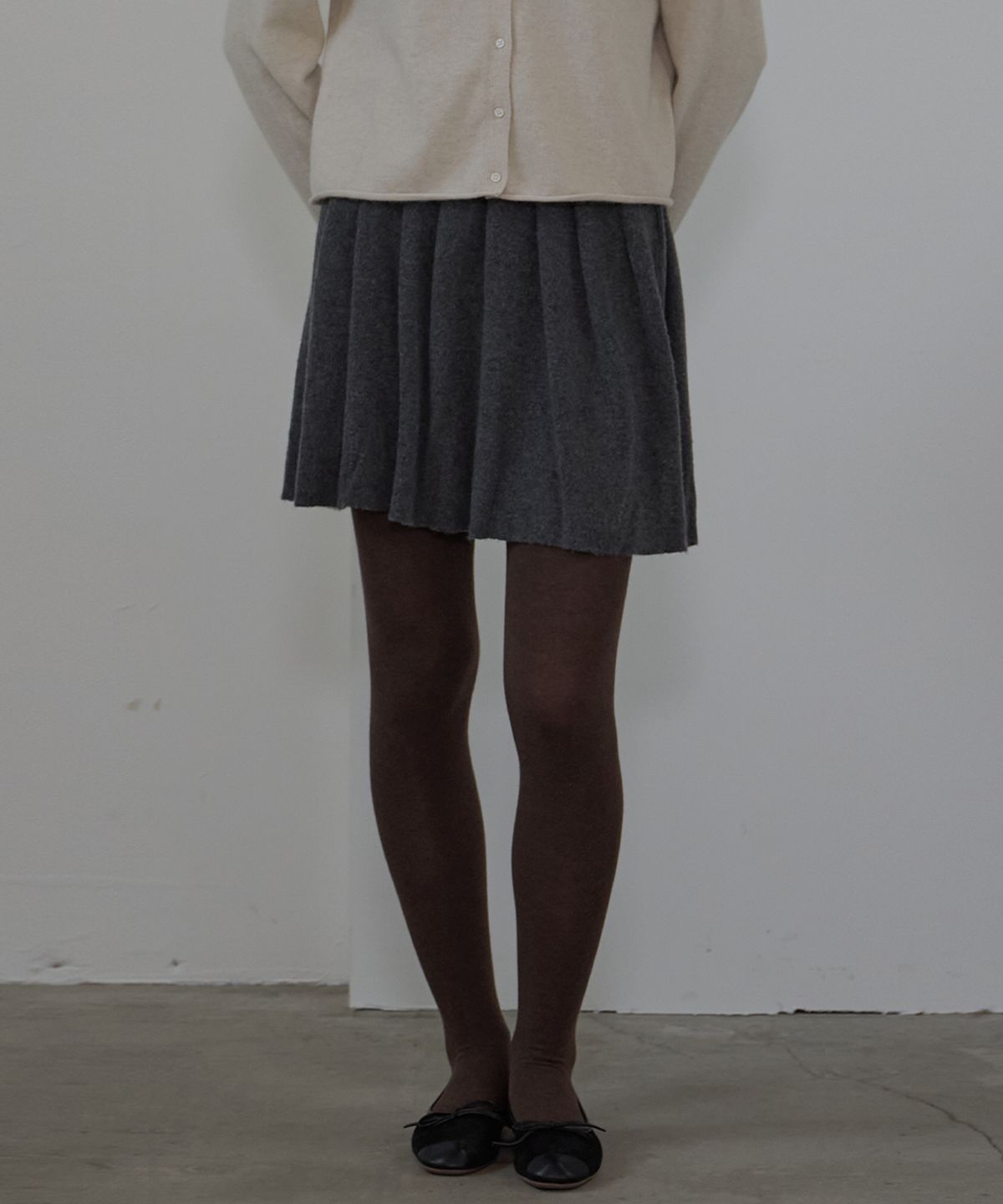 벗튼(BUT'TON) Pleats Wool Mini Skirt (Charcoal)