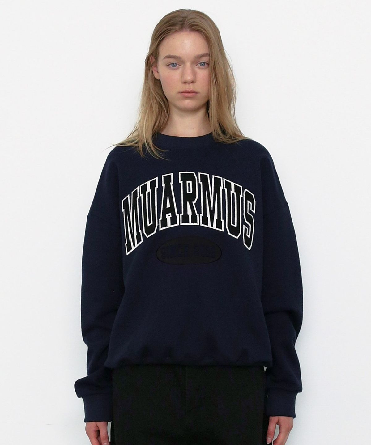 무아르무스(MUARMUS) Muarmus 2022 Sweatshirt [Navy]