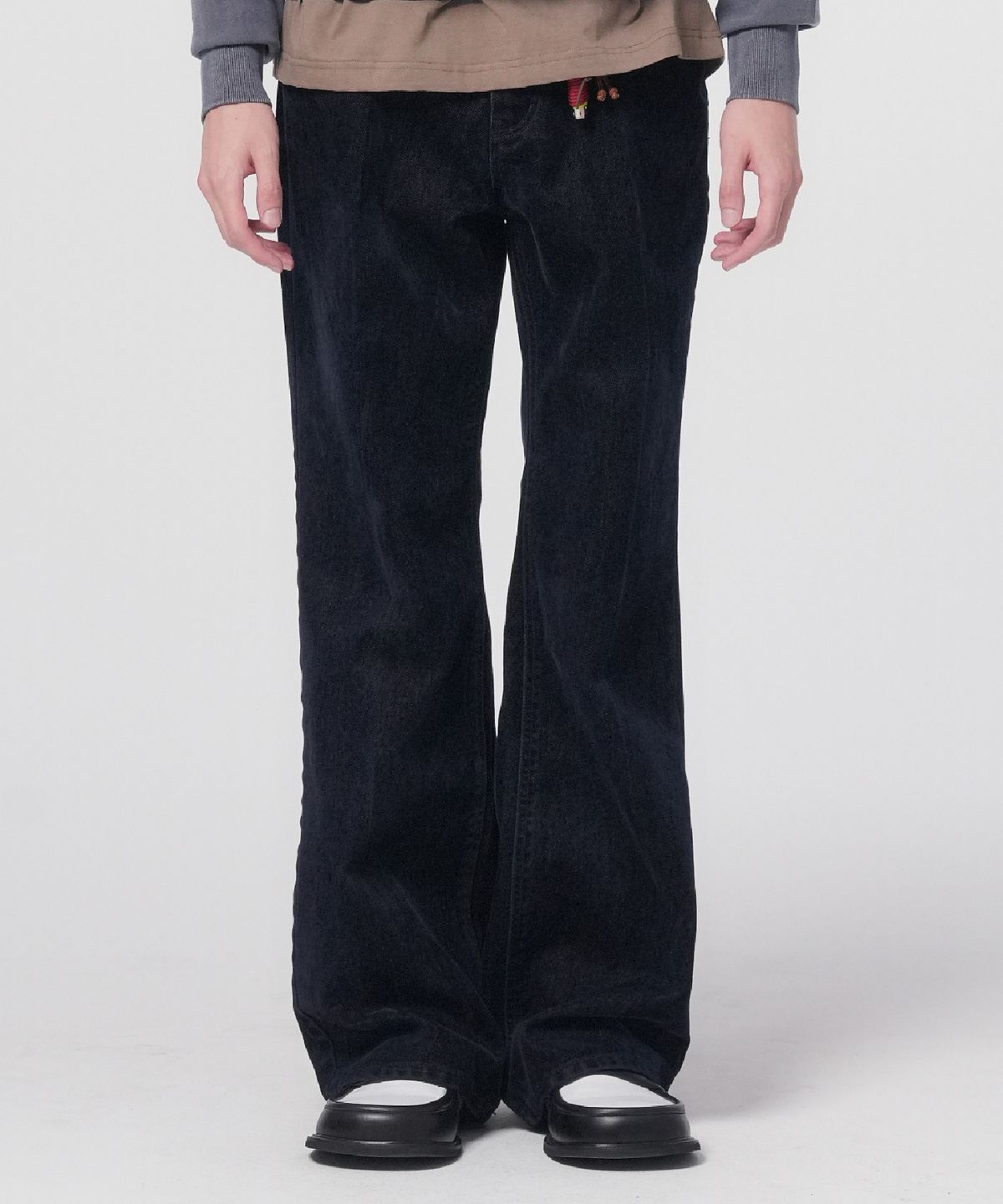 홍우성(HONGWOOSUNG) Velvet Denim Bootcut_Dark Indigo