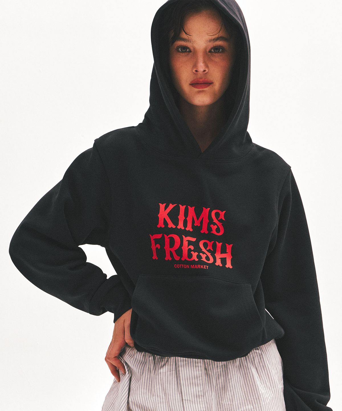 킴스 프레시 코튼 마켓(KIMS FRESH COTTON MARKET) Kims Aren Logo Hoodie Black
