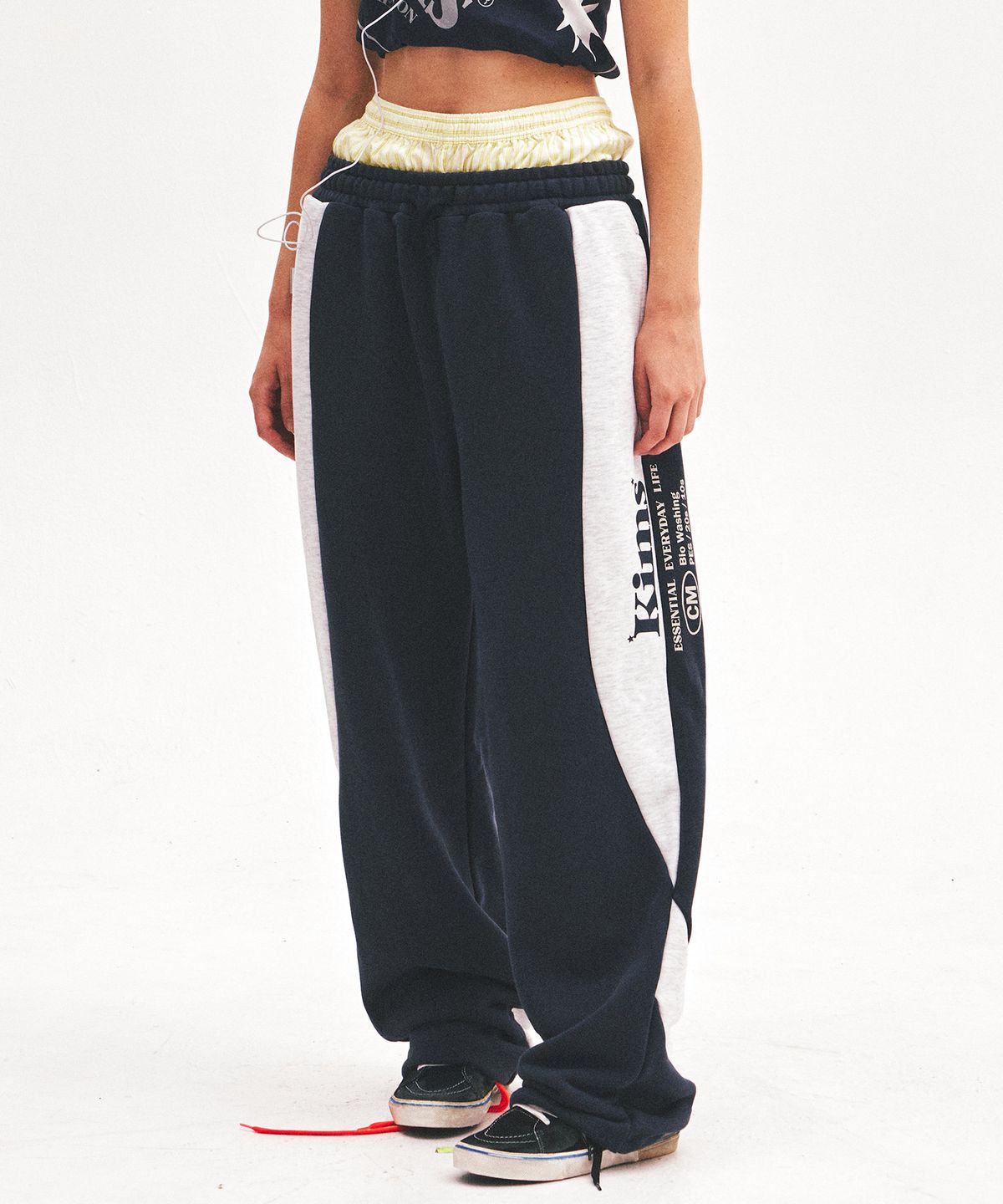 킴스 프레시 코튼 마켓(KIMS FRESH COTTON MARKET) Specialday Bam Logo Sweatpants Navy