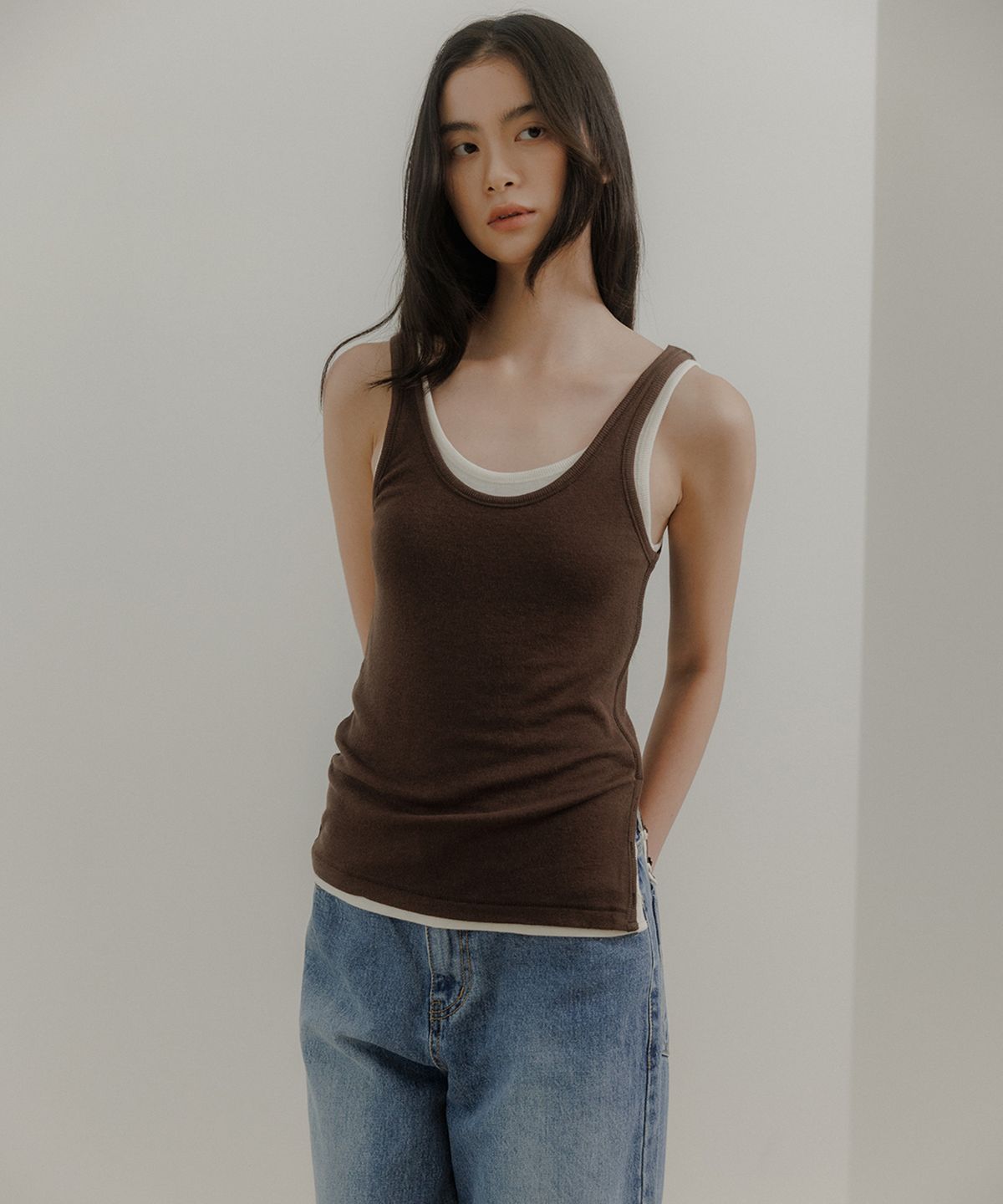 오어서울(AURE SEOUL) 버튼 포인트 슬리브리스 [3colors]