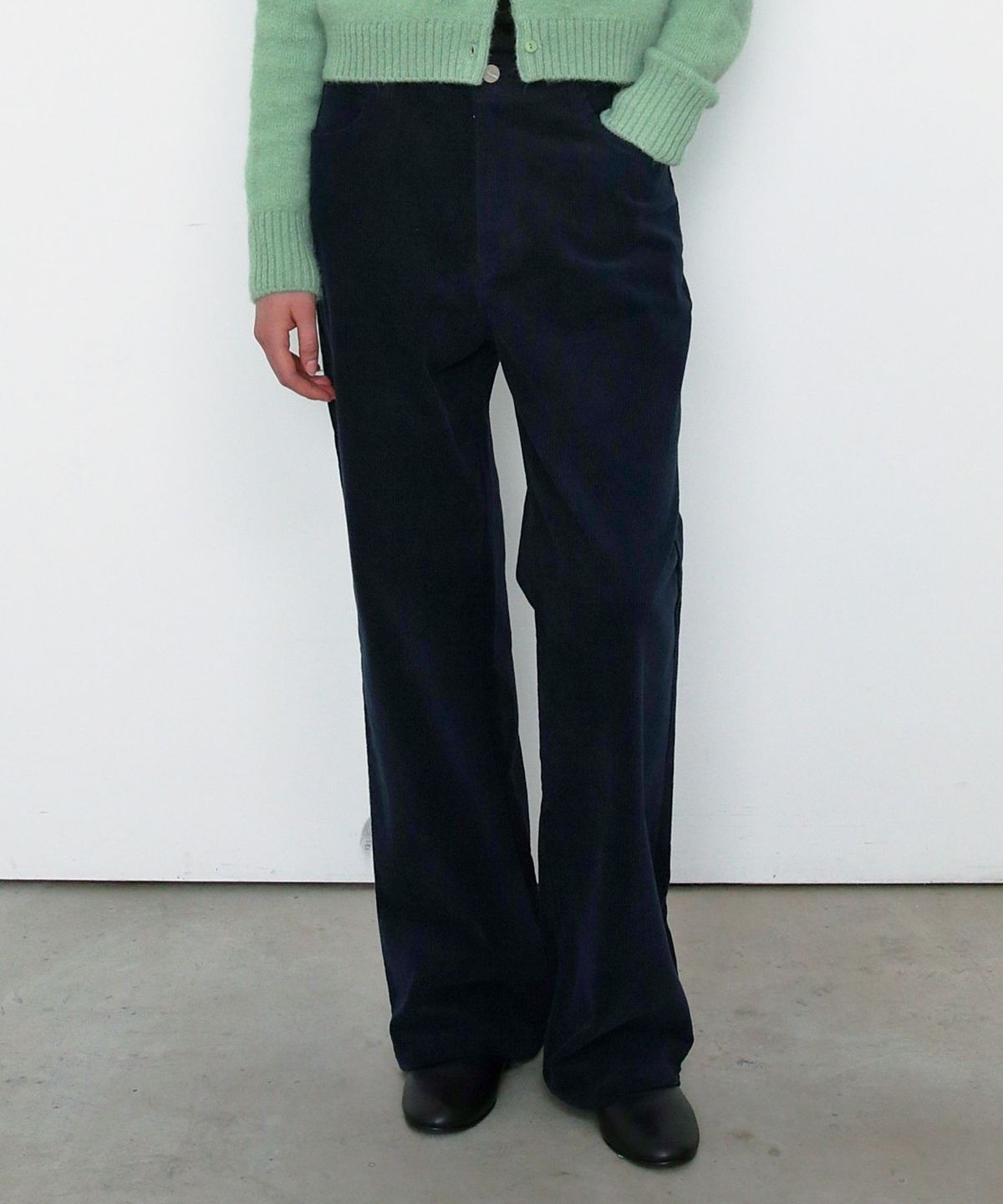 무아르무스(MUARMUS) Mellow Corduroy Pants [Navy]