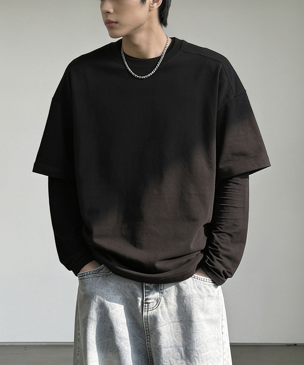 놈브레(NOMBRE) 이중 레이어드 크롭 긴팔 티셔츠[블랙]