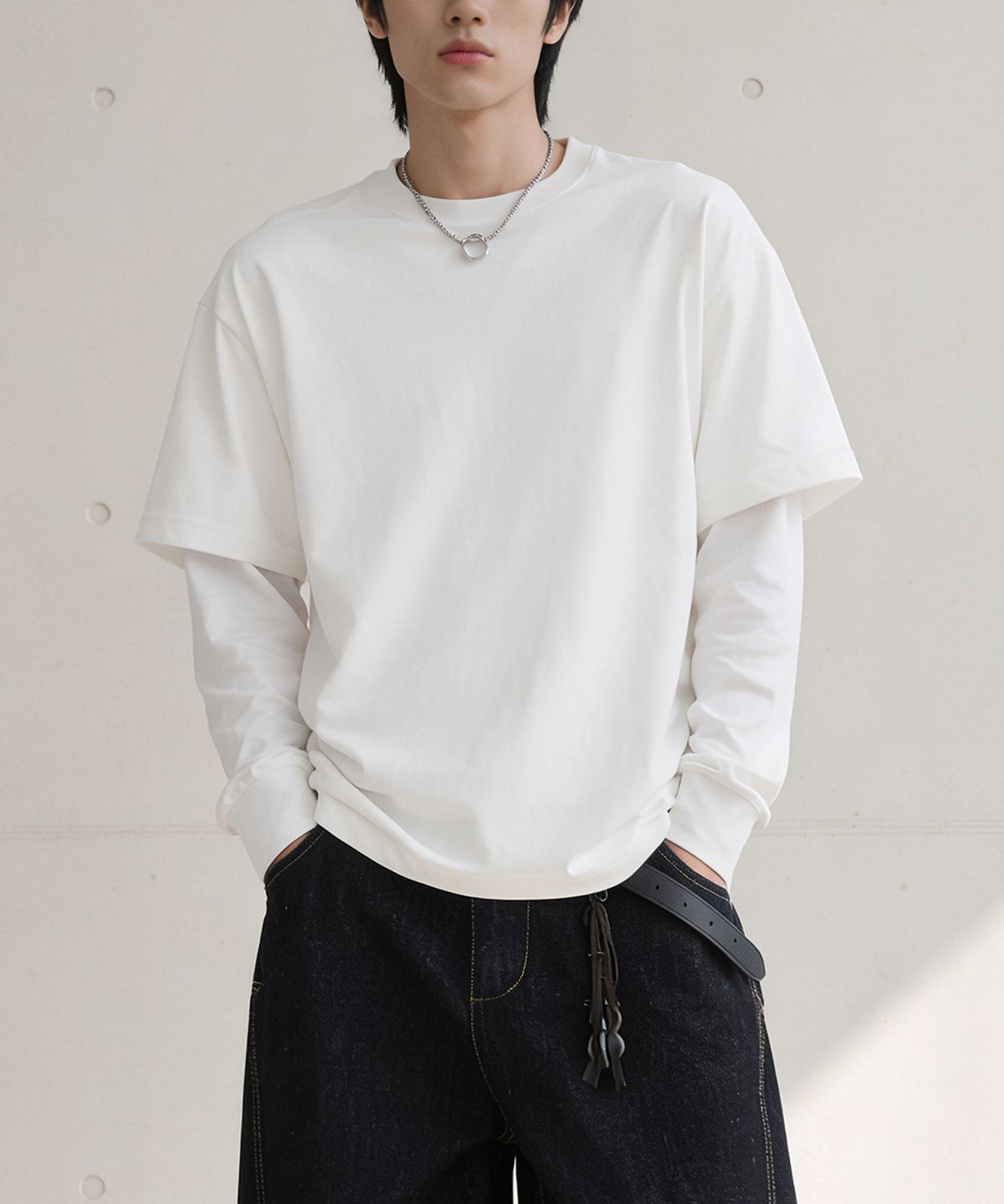 놈브레(NOMBRE) 이중 레이어드 크롭 긴팔 티셔츠[화이트]