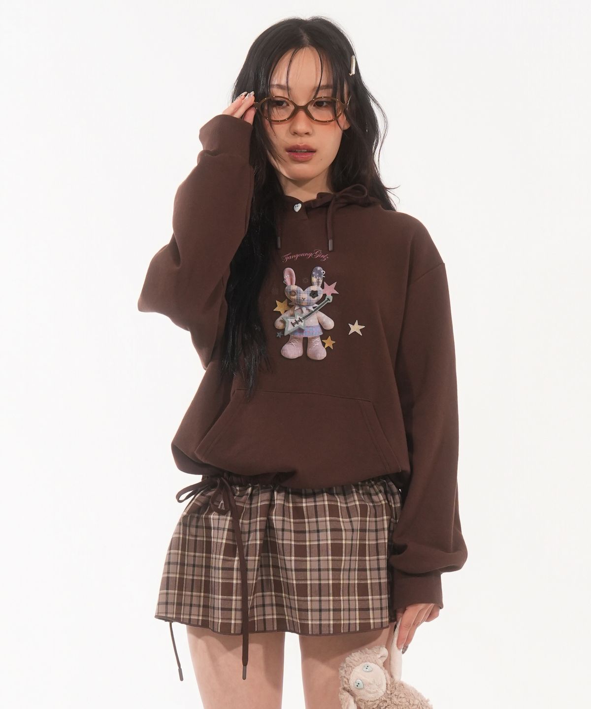 판영(FANYOUNG) 러빗 후드 체크 드레스 브라운