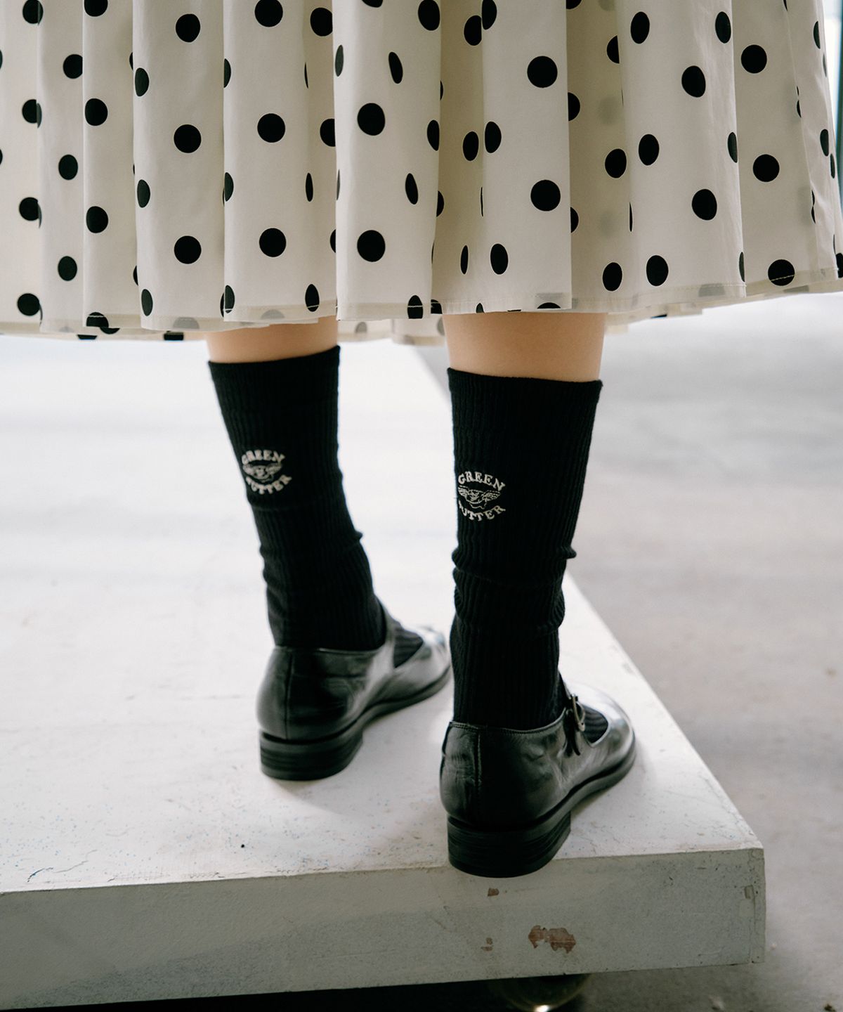 그린버터(GREENBUTTER) Loose Top Socks (Black)