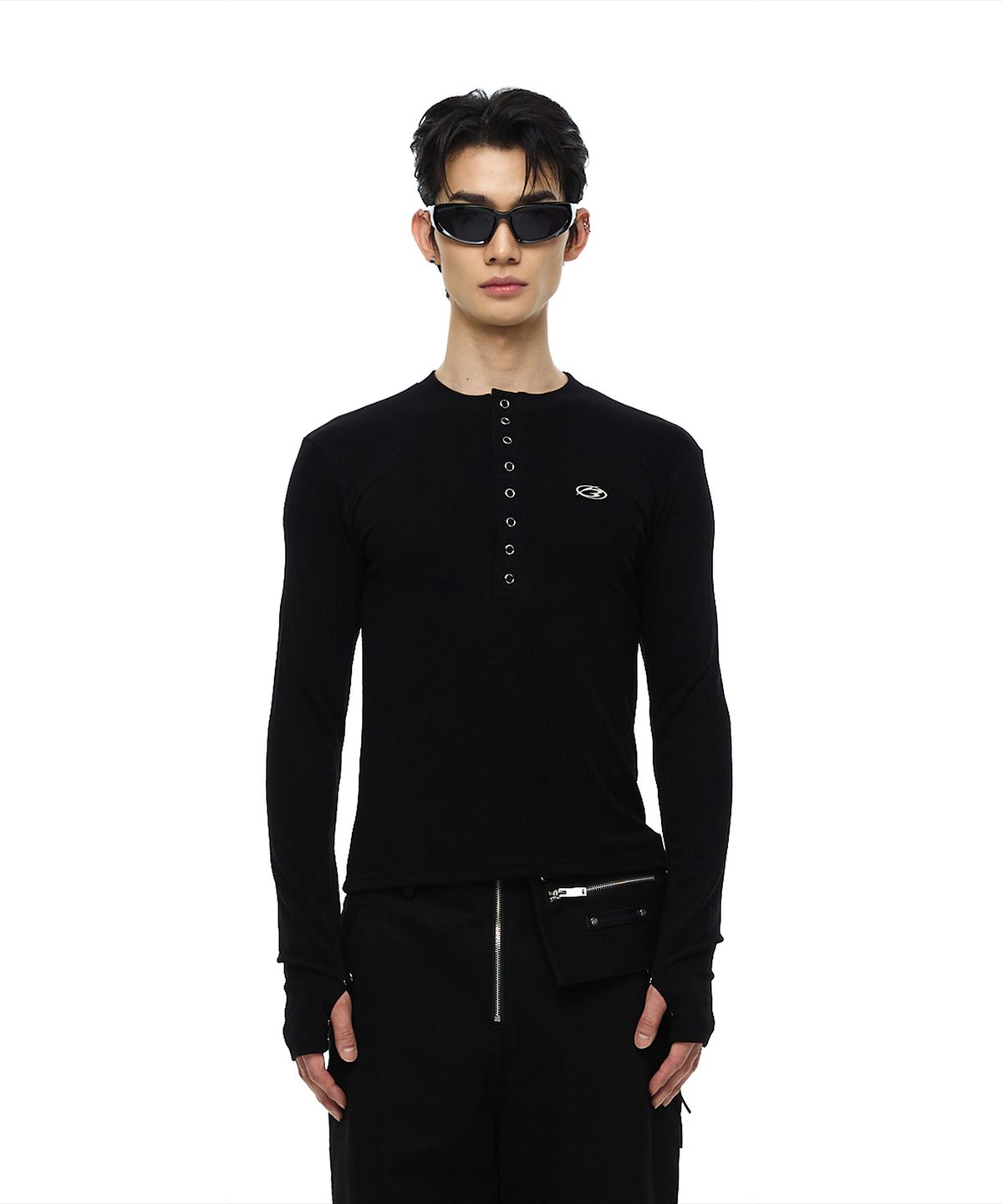 모어댄블랙(MORE THAN BLACK) LOGO ROUND SNAP WARMER SLEEVE