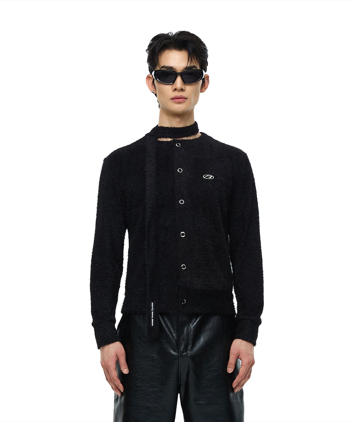 모어댄블랙(MORE THAN BLACK) LOGO ROUND FUR CARDIGAN