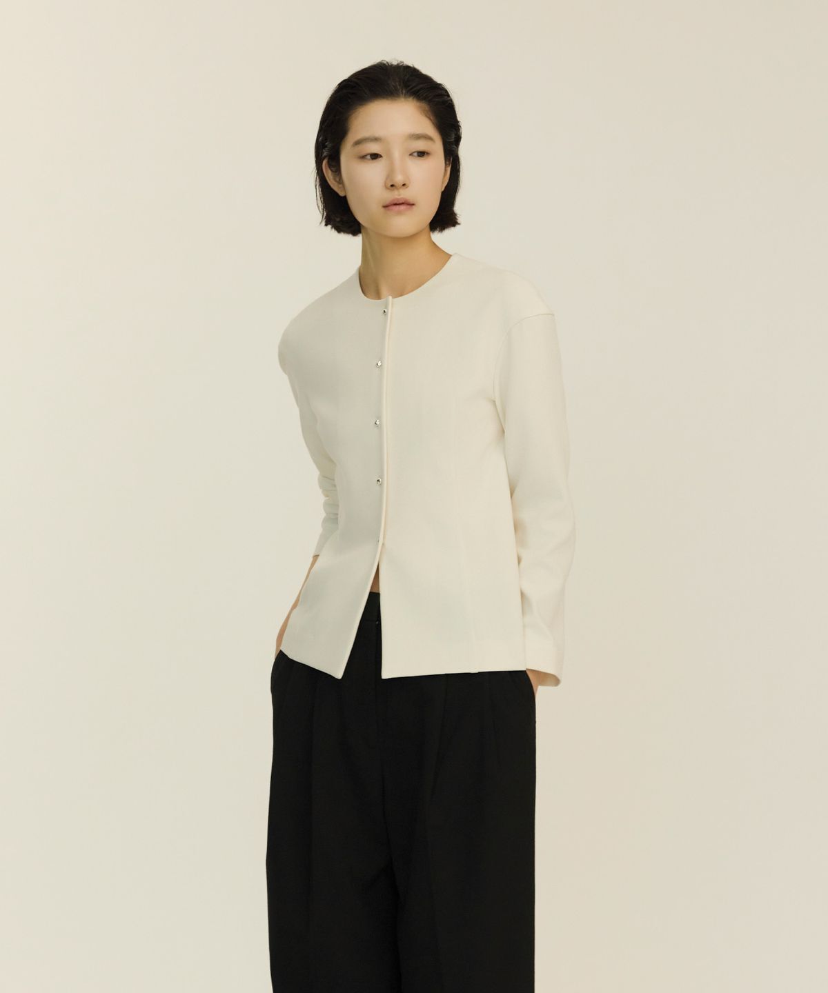 녹섭(NOKSEOP) hourglass silver button blouse_cream