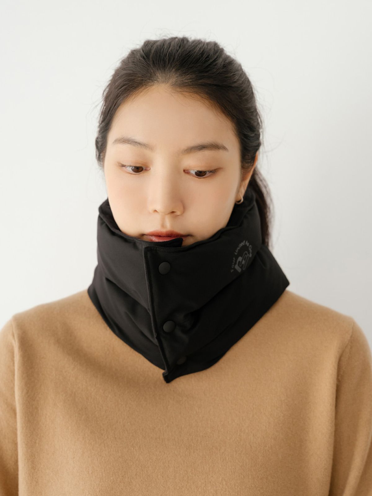 니티나(NITINA) 패딩 넥워머 BK
