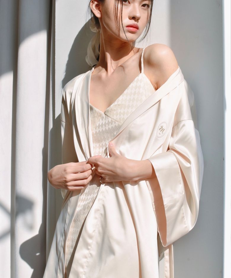 room no.208 Stella robe ivory