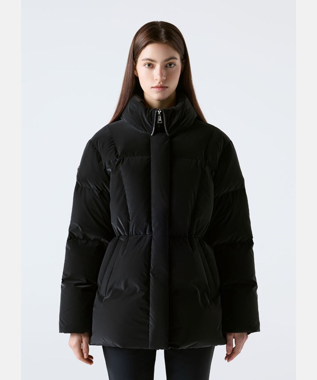 데상트(DESCENTE) 우먼스 캐논 미들 다운 자켓 블랙 SQ422SDJO3
