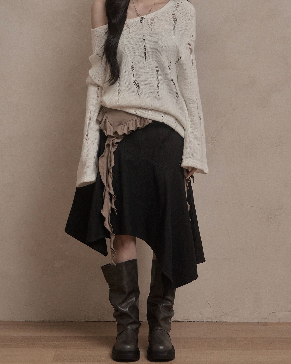 카키포인트(KHAKIPOINT) Unbalanced Midi Skirt (black)