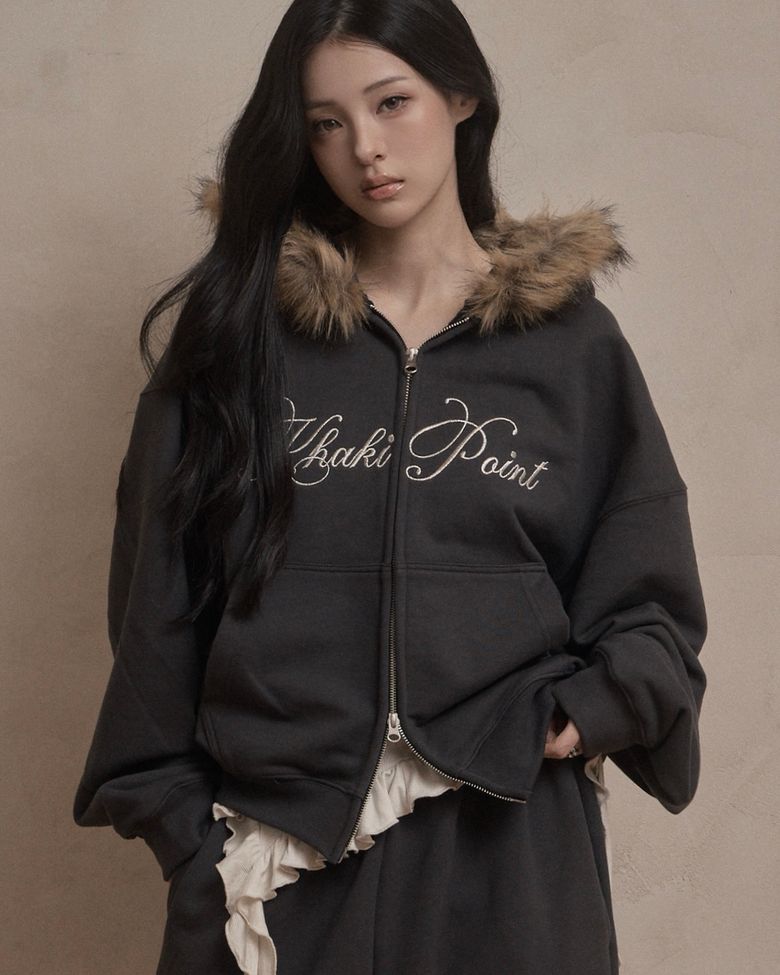 Lettering Fur Hood Zip-up (charcoal)