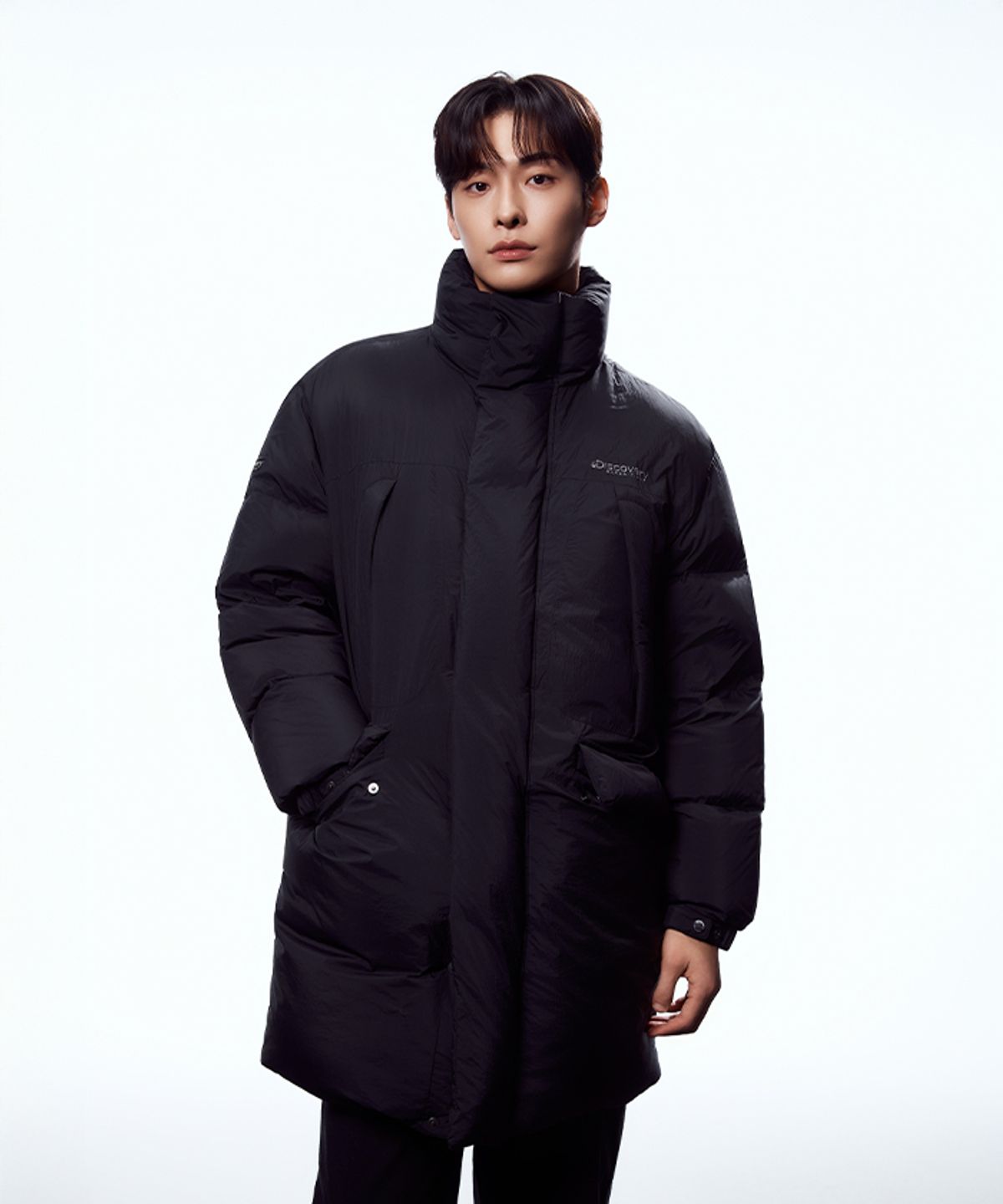 디스커버리 익스페디션(DISCOVERY EXPEDITION) 남성 하이넥 사파리 다운 롱패딩 (BLACK)