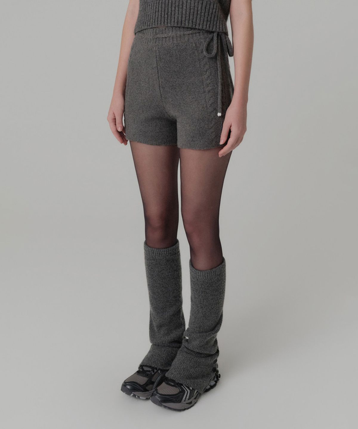 룩캐스트(LOOKAST) 키코 울 니트 쇼츠_차콜 / KIKO WOOL KNIT SHORTS_CHARCOAL