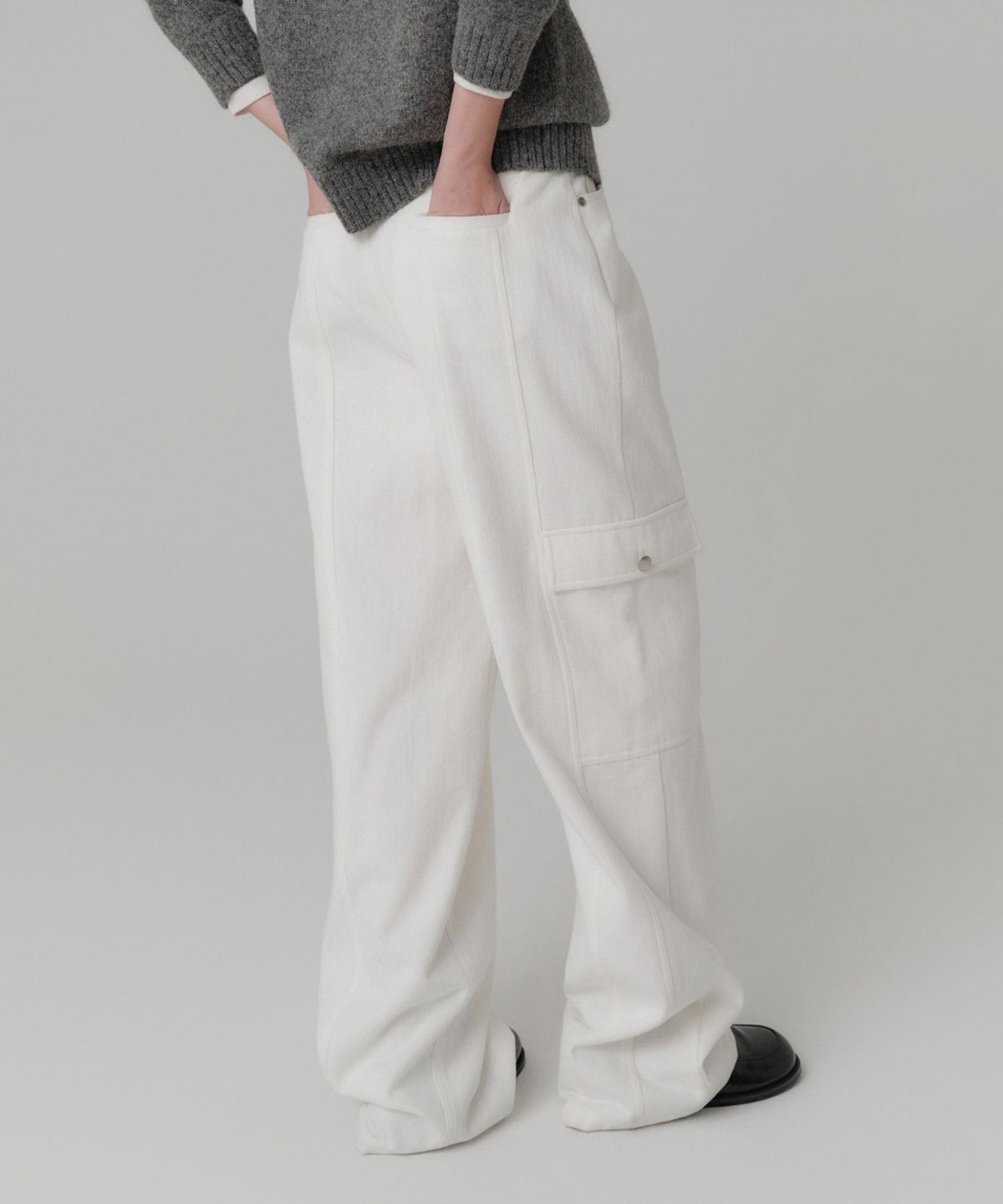 룩캐스트(LOOKAST) 아를로 포켓 기모 팬츠_화이트 / ARLO POCKET GIMO PANTS_WHITE