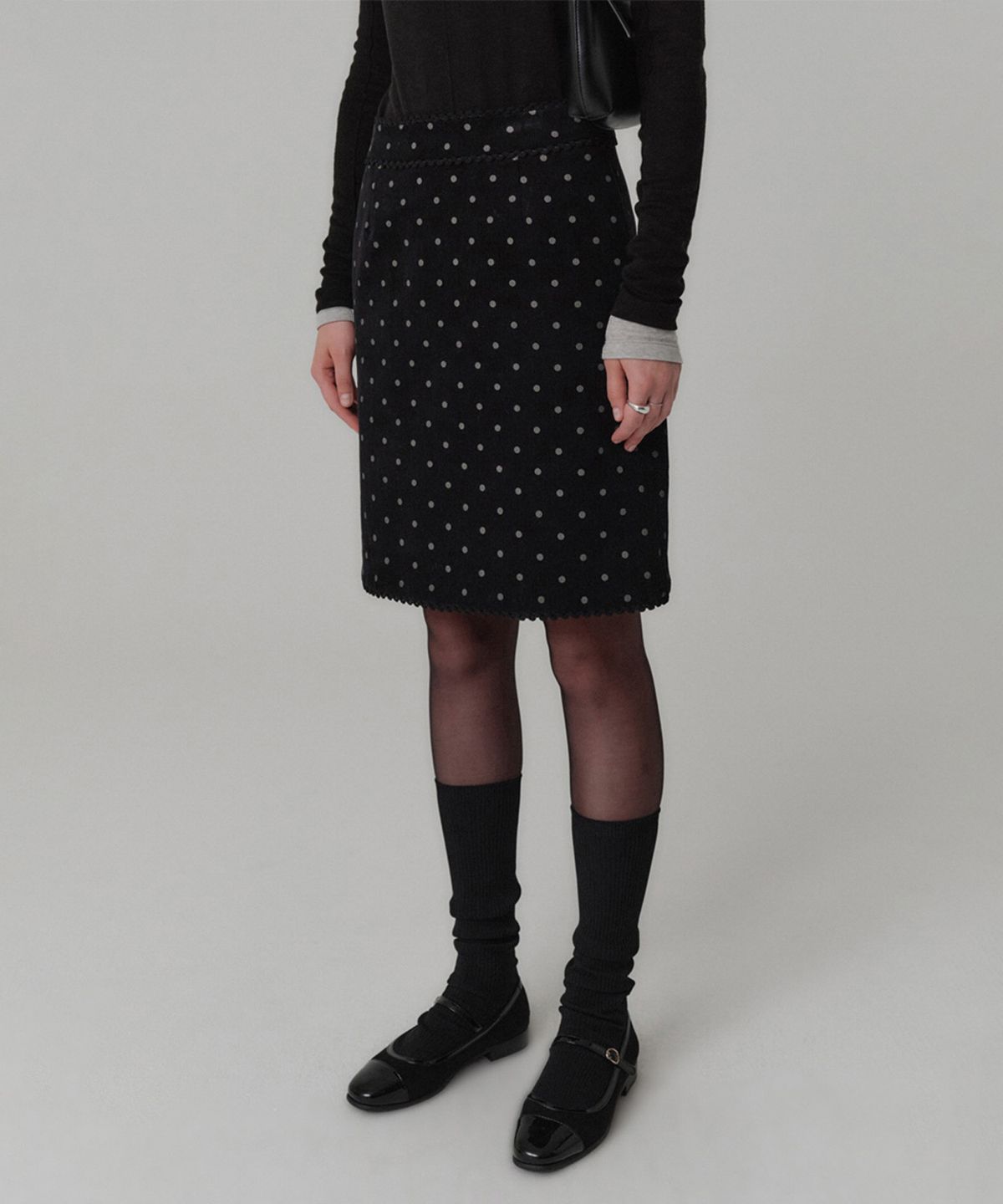 룩캐스트(LOOKAST) 라일라 트리밍 도트 스커트_블랙 / LYRA TRIMMING DOT SKIRT_BLACK