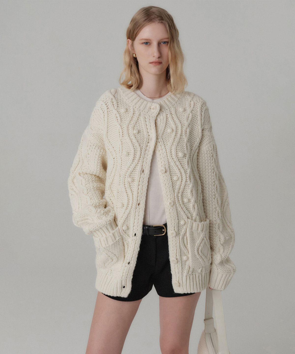 룩캐스트(LOOKAST) 설리 청키 니트 가디건_아이보리 / SULLY CHUNKY KNIT CARDIGAN_IVORY