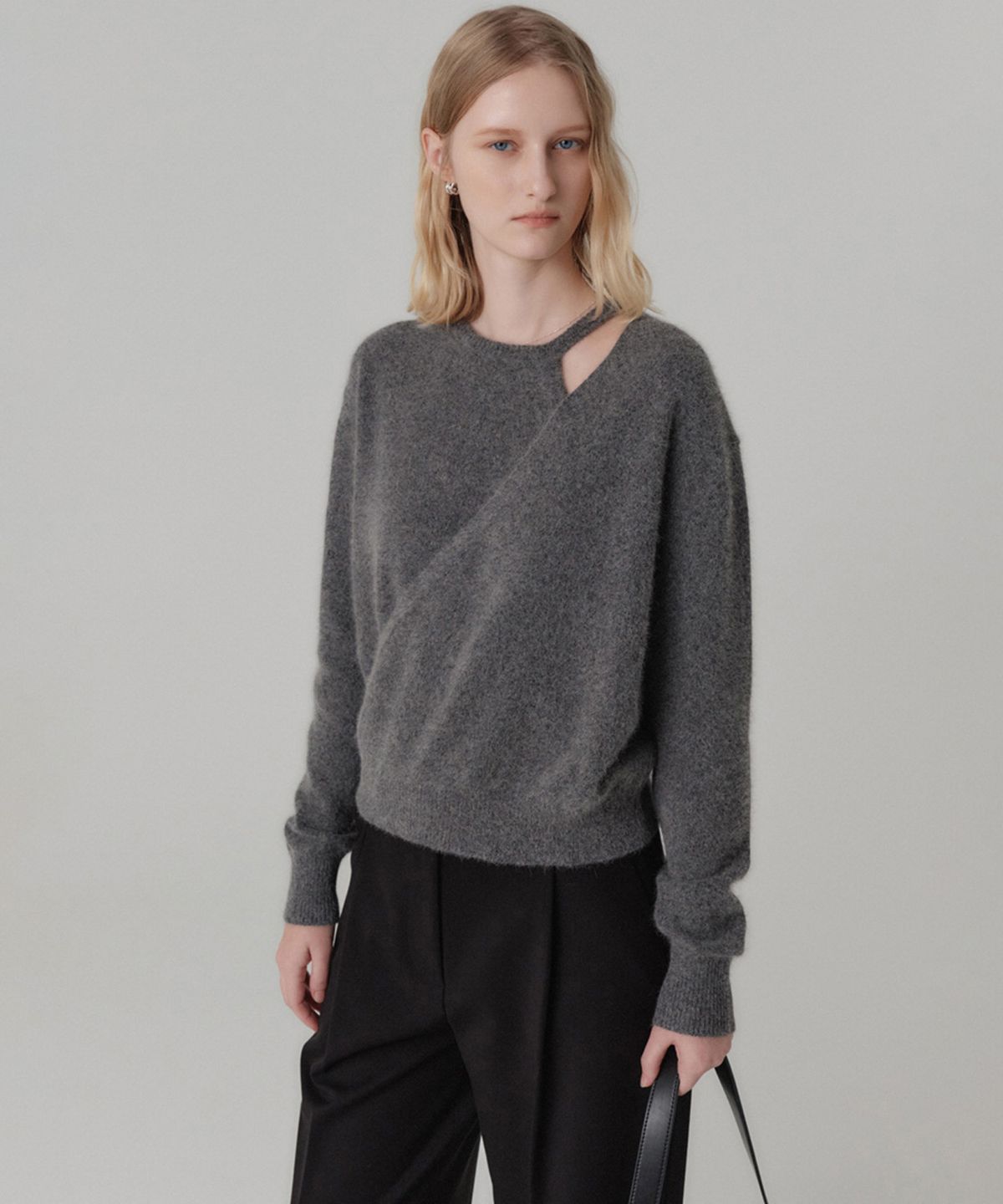 룩캐스트(LOOKAST) 카리나 폭스 레이어드 니트_차콜 / KARINA FOX LAYERED KNIT_CHARCOAL