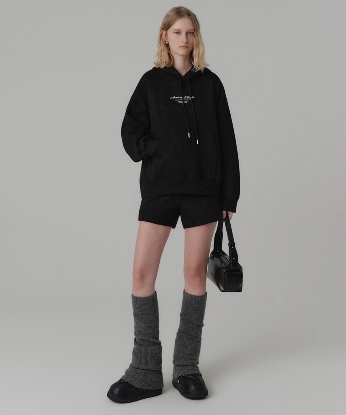 룩캐스트(LOOKAST) 윈터 시그니처 시즈날 기모 후드_블랙 / WINTER SIGNATURE SEASONAL GIMO HOODIE_BLACK
