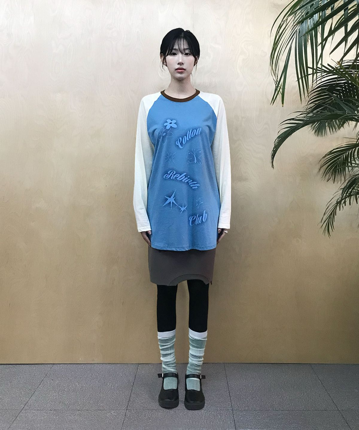 코튼리버스클럽(COTTONREBIRTHCLUB) 콘트라스트 래글런 티셔츠 (블루)