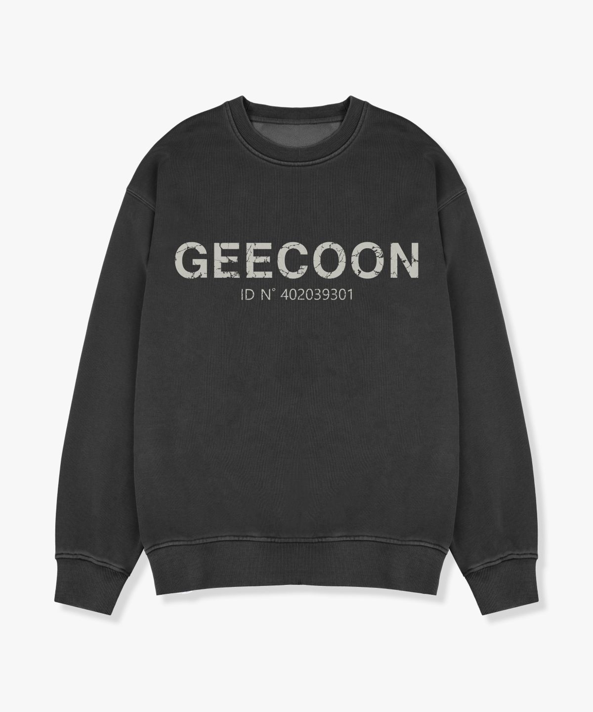 지쿤(GEECOON) 피그먼트 다잉 시그니처 로고 스웨트셔츠 GEE257-106 챠콜
