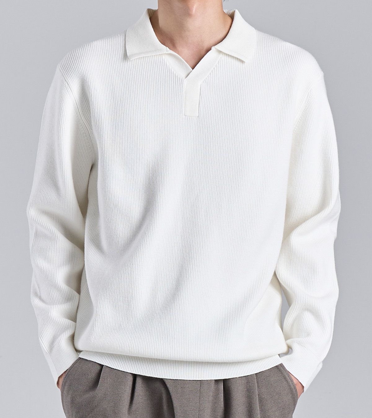 버튼서울(BUTTON SEOUL) 울블렌드 오픈 카라 니트 (화이트)
